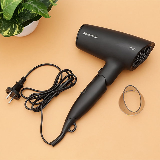 Máy sấy tóc 1800W Panasonic EH-ND37-K645 - Thiết kế Máy sấy tóc 1800W Panasonic EH-ND37-K645 - Thiết kế