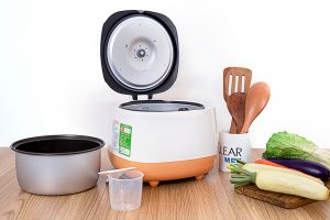 Nồi cơm nắp gài Cuckoo 0.5 lít CR-0331
