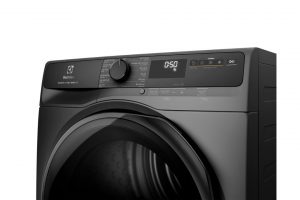 Máy sấy quần áo bơm nhiệt Electrolux 8 kg EDH803J5SC