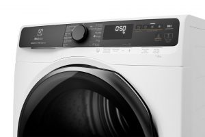 Máy sấy quần áo bơm nhiệt Electrolux 9 kg EDH903R7WC