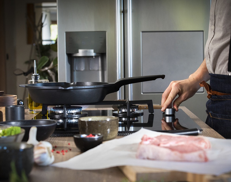 Chảo đúc cao cấp Tefal Robusto E2490244 20cm 