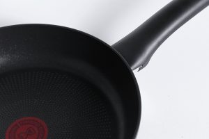 Chảo nhôm chống dính vân đá đáy từ 24 cm Tefal Ultimate G2680472