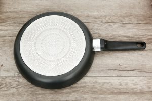 Chảo nhôm chống dính vân đá đáy từ 28 cm Tefal Ultimate G2680622