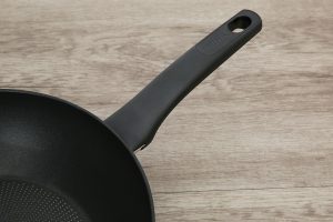 Chảo nhôm sâu chống dính vân đá đáy từ 28 cm Tefal Ultimate G2681972