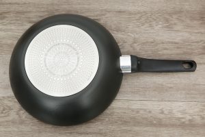 Chảo nhôm sâu chống dính vân đá đáy từ 28 cm Tefal Ultimate G2681972