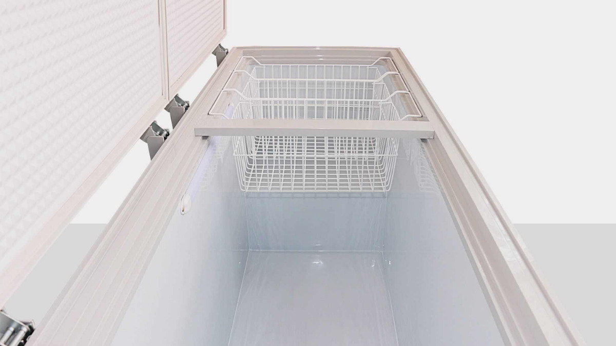 Thân tủ dày giúp nhiệt độ trong tủ duy trì ổn định