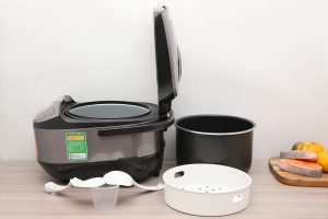 Nồi cơm điện tử BlueStone 1.8 lít RCB-5938