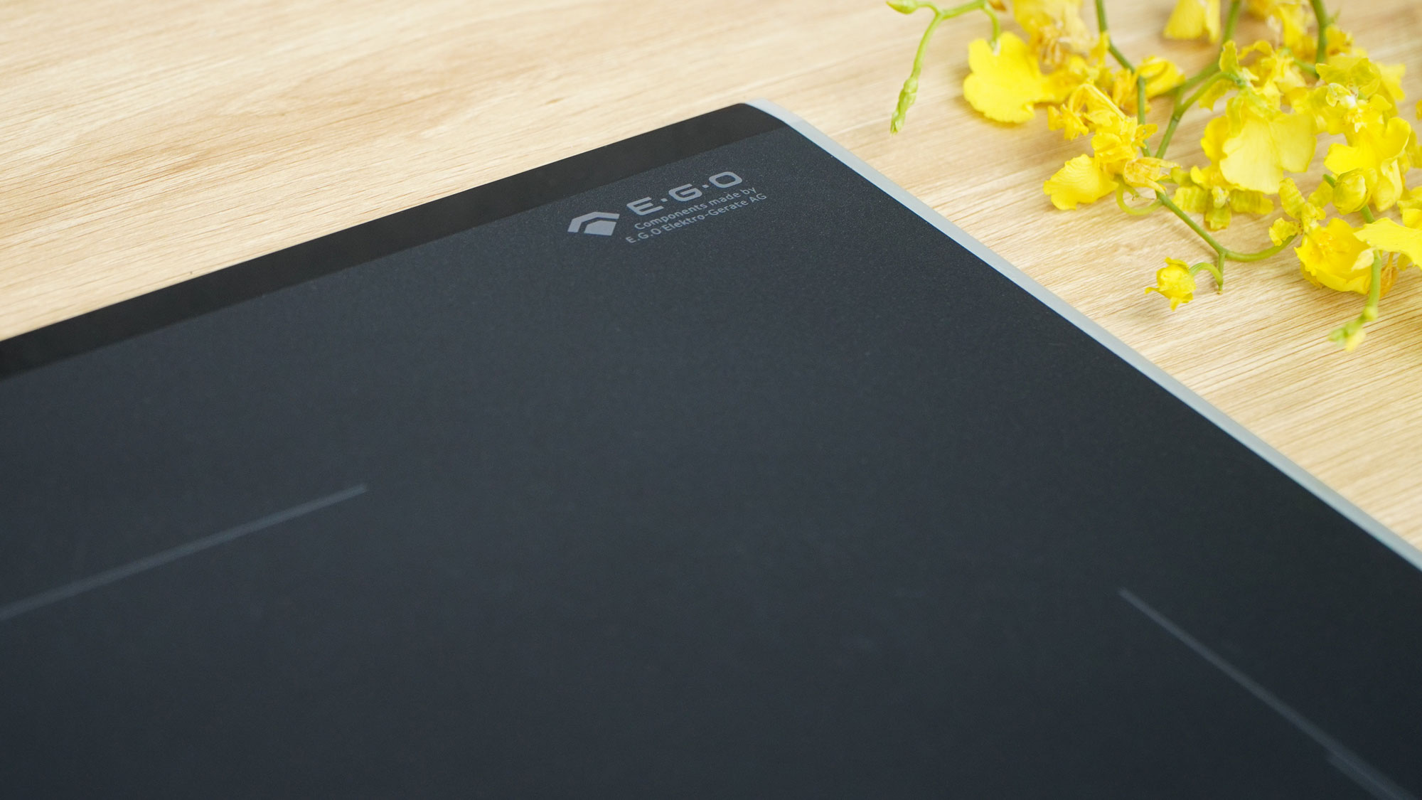 Bếp từ chef's EH-DIH361 PRO sử dụng linh kiện E.G.O