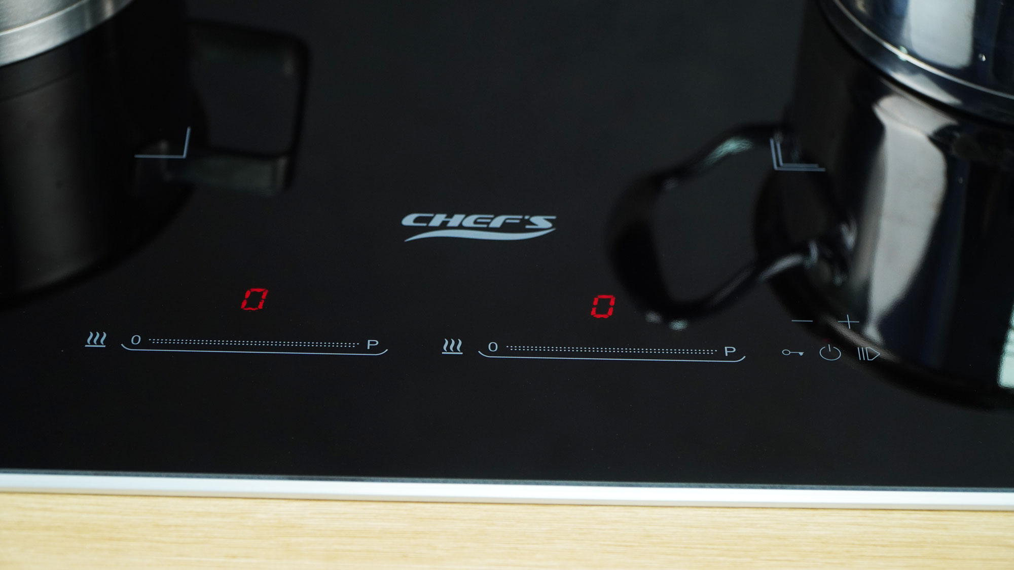 Bếp từ Chef's EH-DIH893 có 2 bảng điều khiển