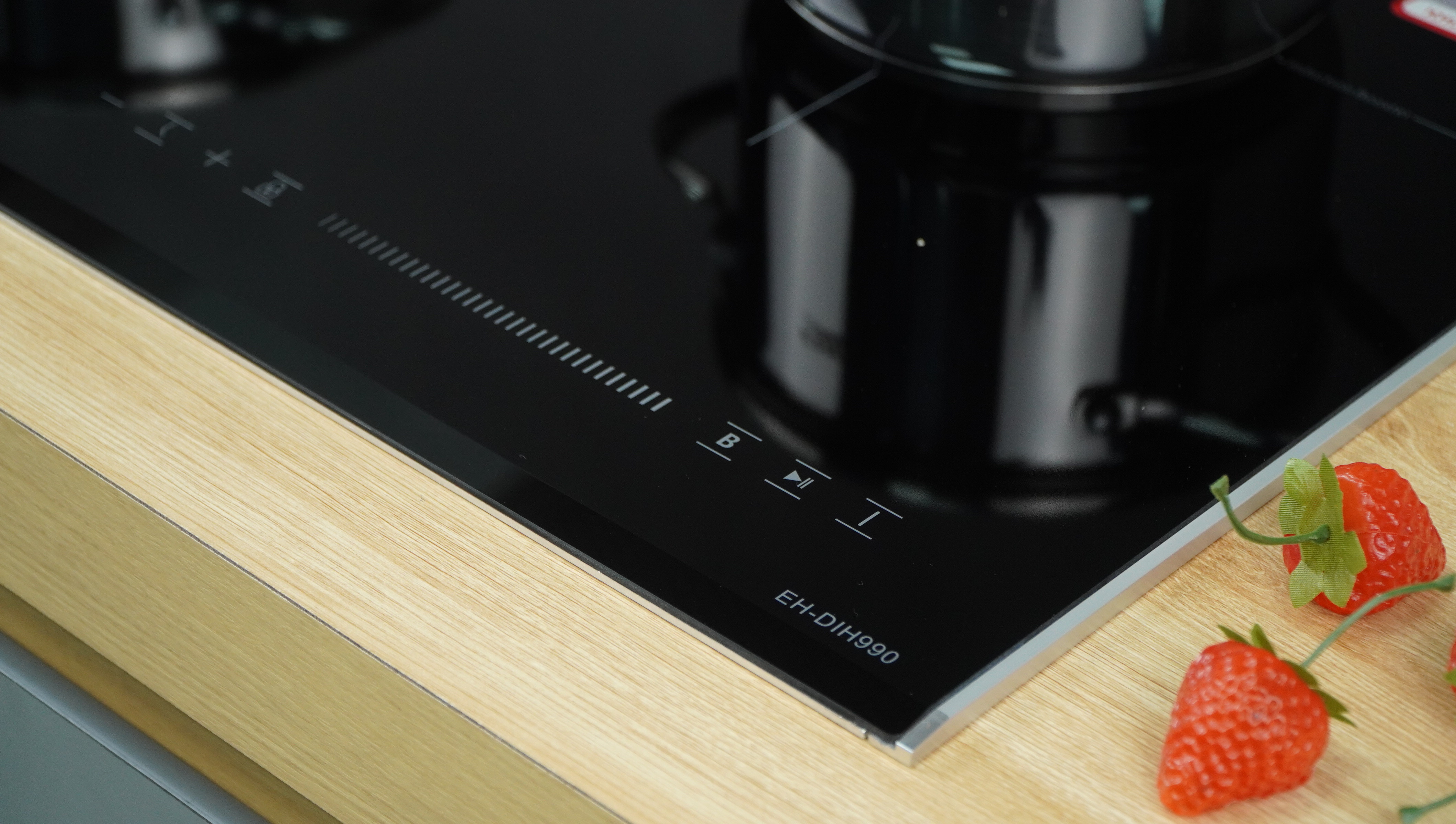 bo viền nhôm bảo vệ mặt kính