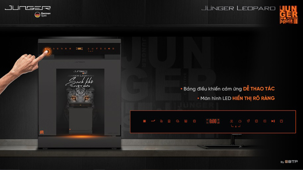 Bảng điều khiển cảm ứng thông minh với giao diện trực quan