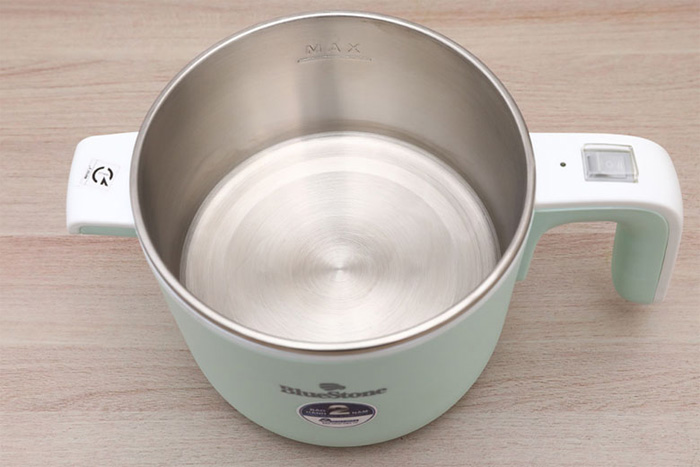 nồi điện đa năng Bluestone MPB-7233 có lòng nồi bằng inox 304