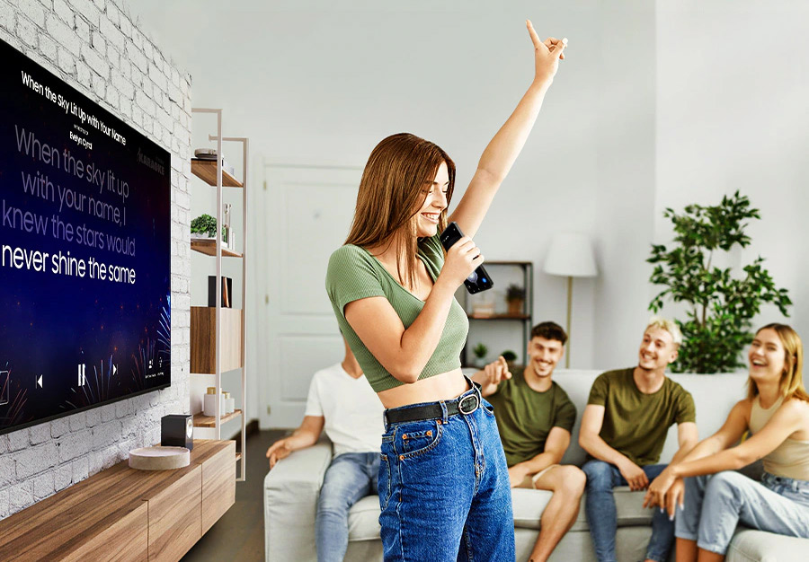 Biến tivi thành sân khấu karaoke Tivi Samsung Neo QLED 4K 55 Inch QA55QN80HA