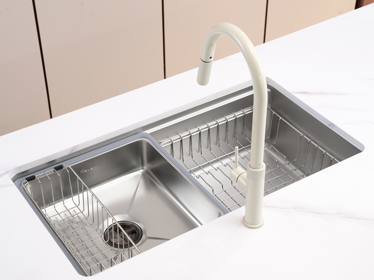 Chậu rửa bát Konox phong cách Nhật bề mặt mịn Tari 780SM