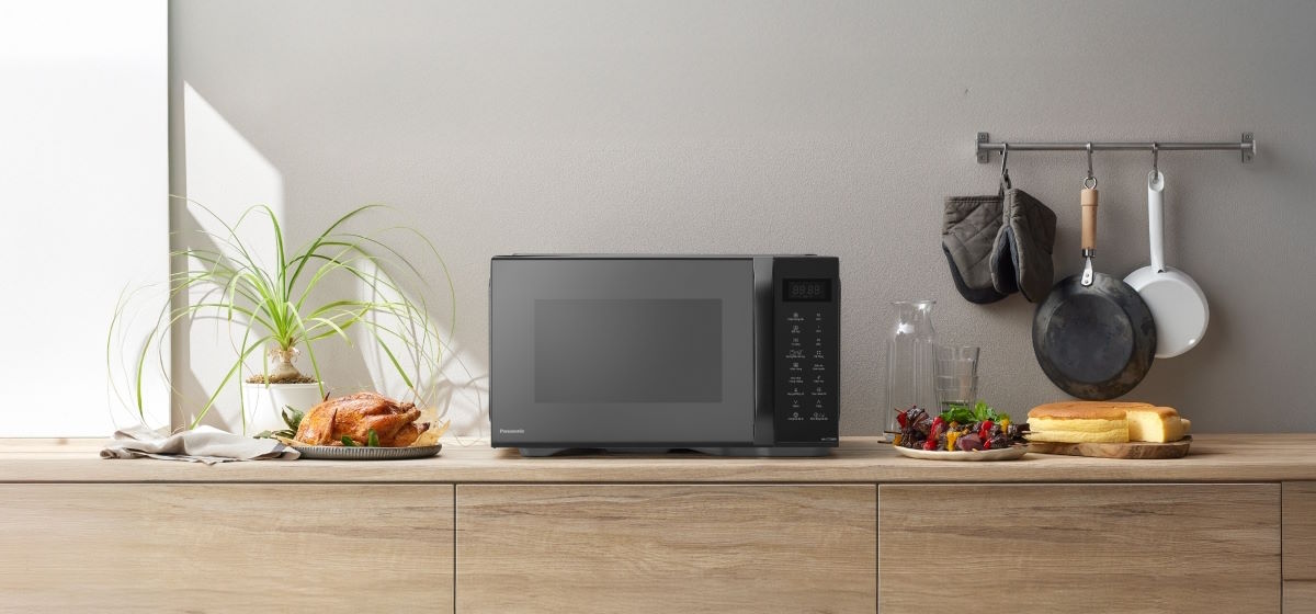 Lò vi sóng nướng đối lưu chiên không dầu Panasonic NN-CT56RBYUE